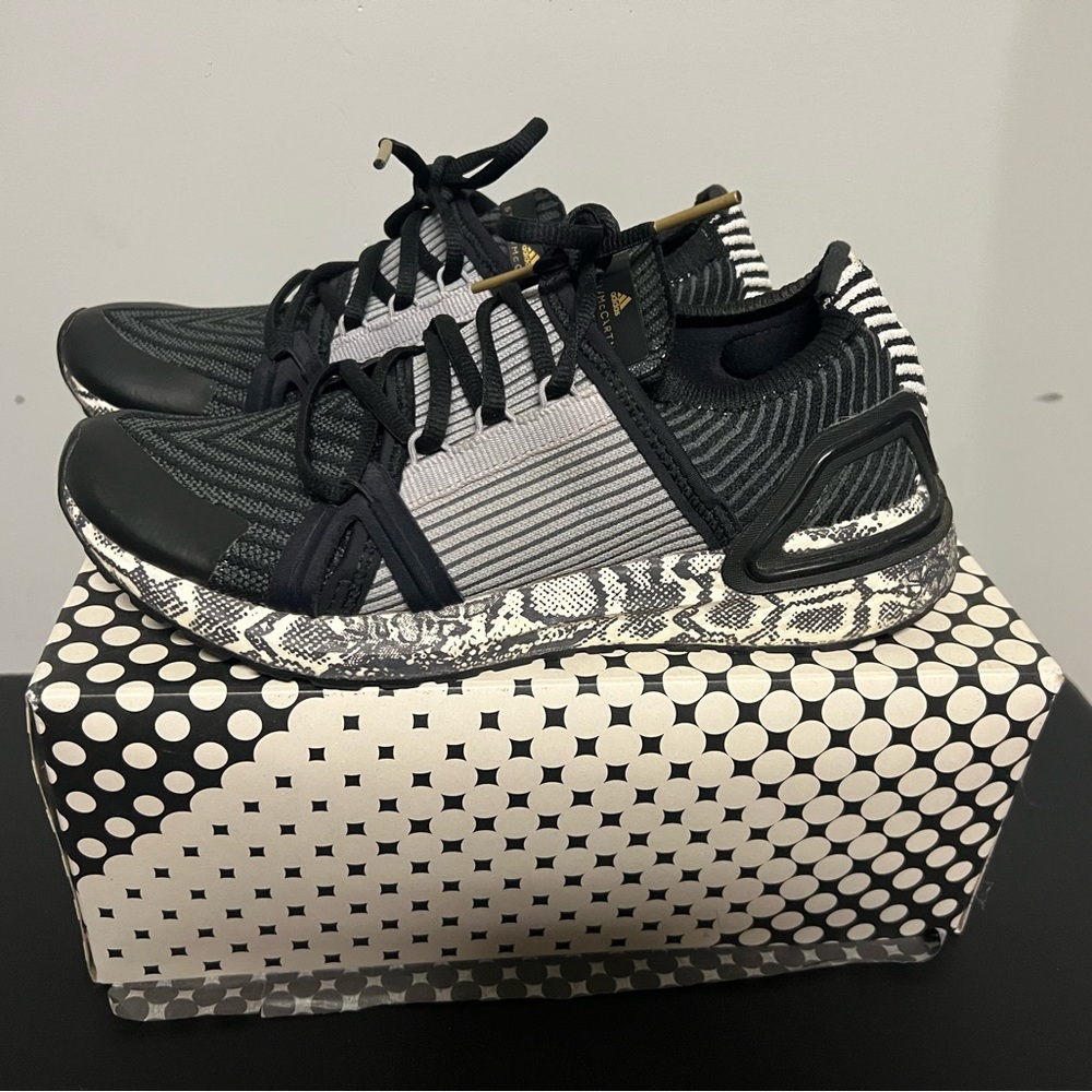 ADIDAS by STELLA McCARTNEY x Ultraboost